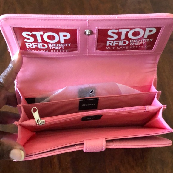 Mundi File Master Pink RFID Wallet - Picture 4 of 8